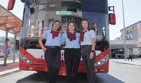 İzmir’in kadın otobüs şoförlerinden herkes memnun