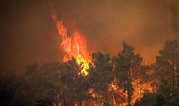 Komşu’da yangın kabusu!  Rodos yangını söndürülemiyor