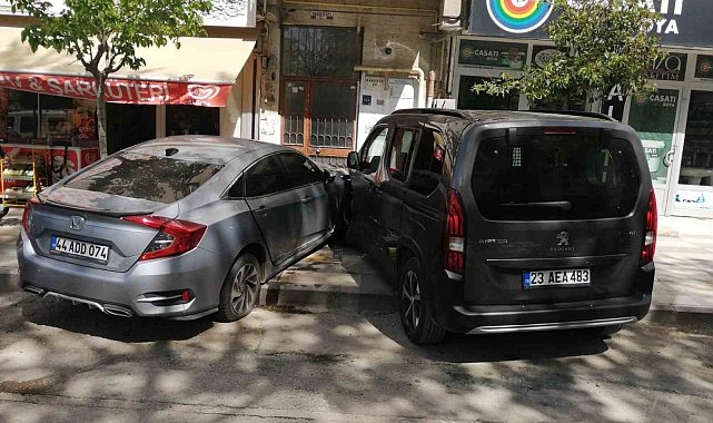 Evde kalp krizi geçiren ve hastaneye götürülürken kaza geçiren kadın kurtarılamadı