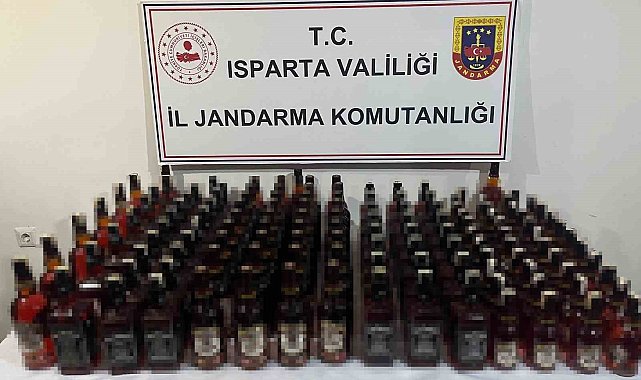 Satılmak üzere Isparta'ya getirilen 211 litre kaçak içki ele geçirildi