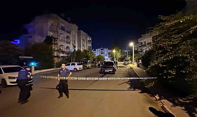 Antalya'da iş insanlarına silahlı saldırı kamerada: 2 yaralı