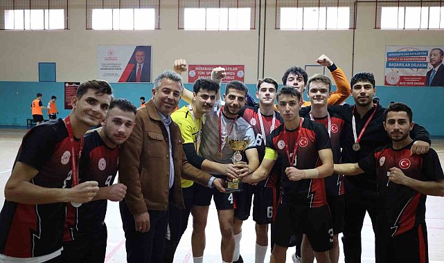 Yurt Lig voleybol ve futsal erkekler müsabakaları Manisa'da tamamlandı