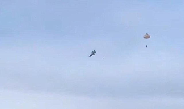 ABD'de F-35 savaş uçağı uçurtma gibi çakıldı