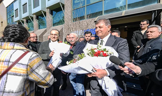 DİSK'ten İzmir Büyükşehir'e çiçekli ziyaret