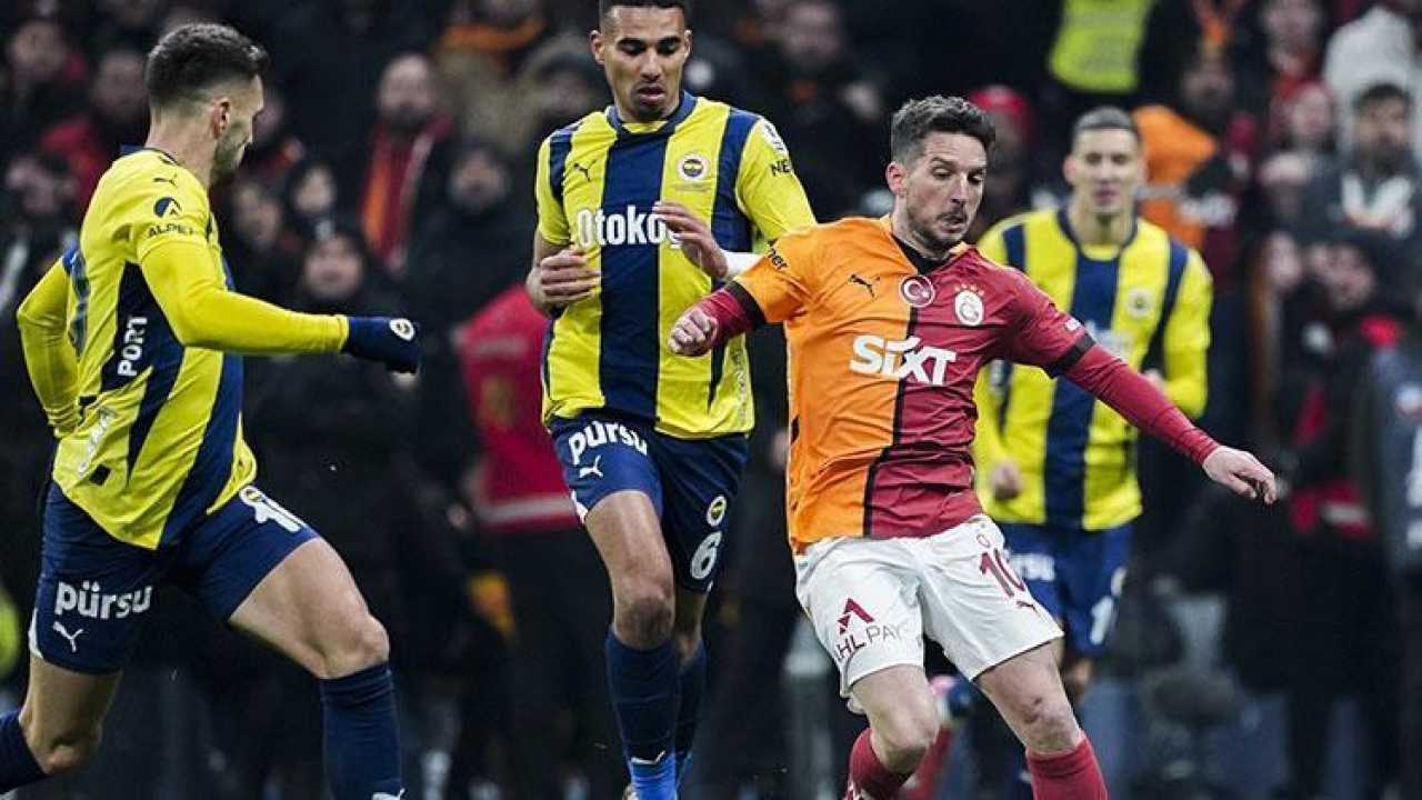 Galatasaray Fenerbahçe derbisinde de yenilmezlik serisini sürdürdü