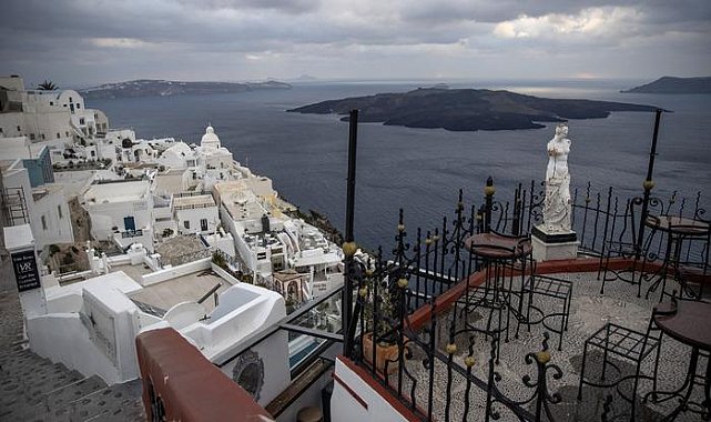 Santorini'deki depremler yüzünden ada 6 santim hareket etti! Volkanın uyanma riski var...