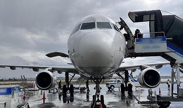 Uçakta olay çıktı yolcular birbirine girdi: Antalya'dan kalkan uçak, Erzurum'a acil iniş yaptı!