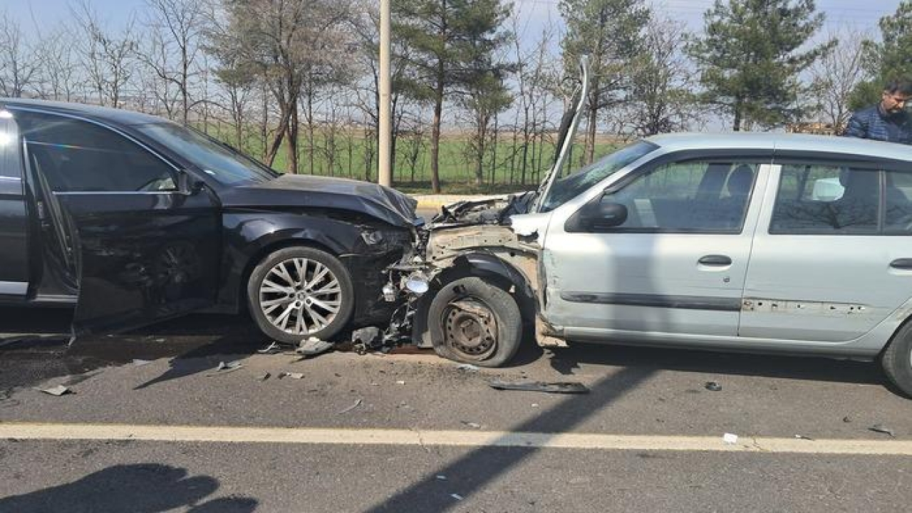 Diyarbakır’da korkutan kaza! Direksiyon başında kalp krizi geçiren sürücü facia yarattı