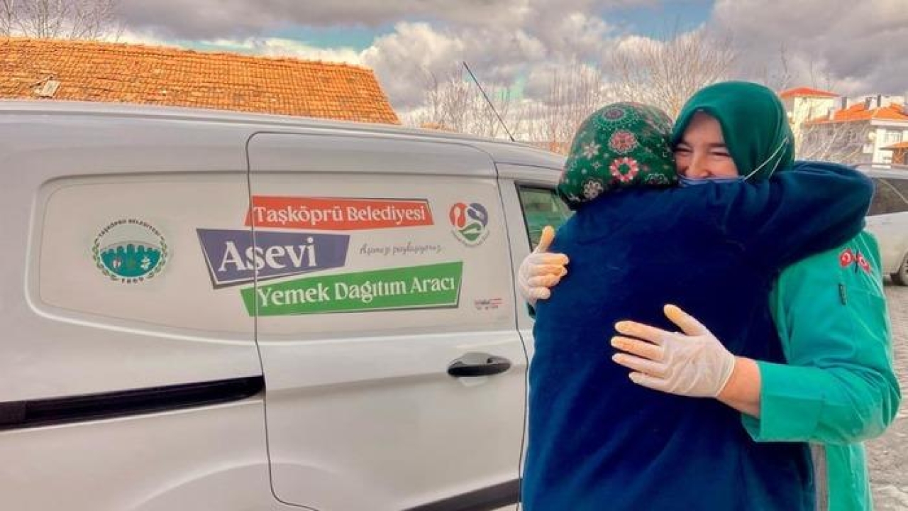 Kastamonu'da Taşköprü Belediyesi Aşevi, her gün 350 kişiye sıcak yemek ulaştırıyor