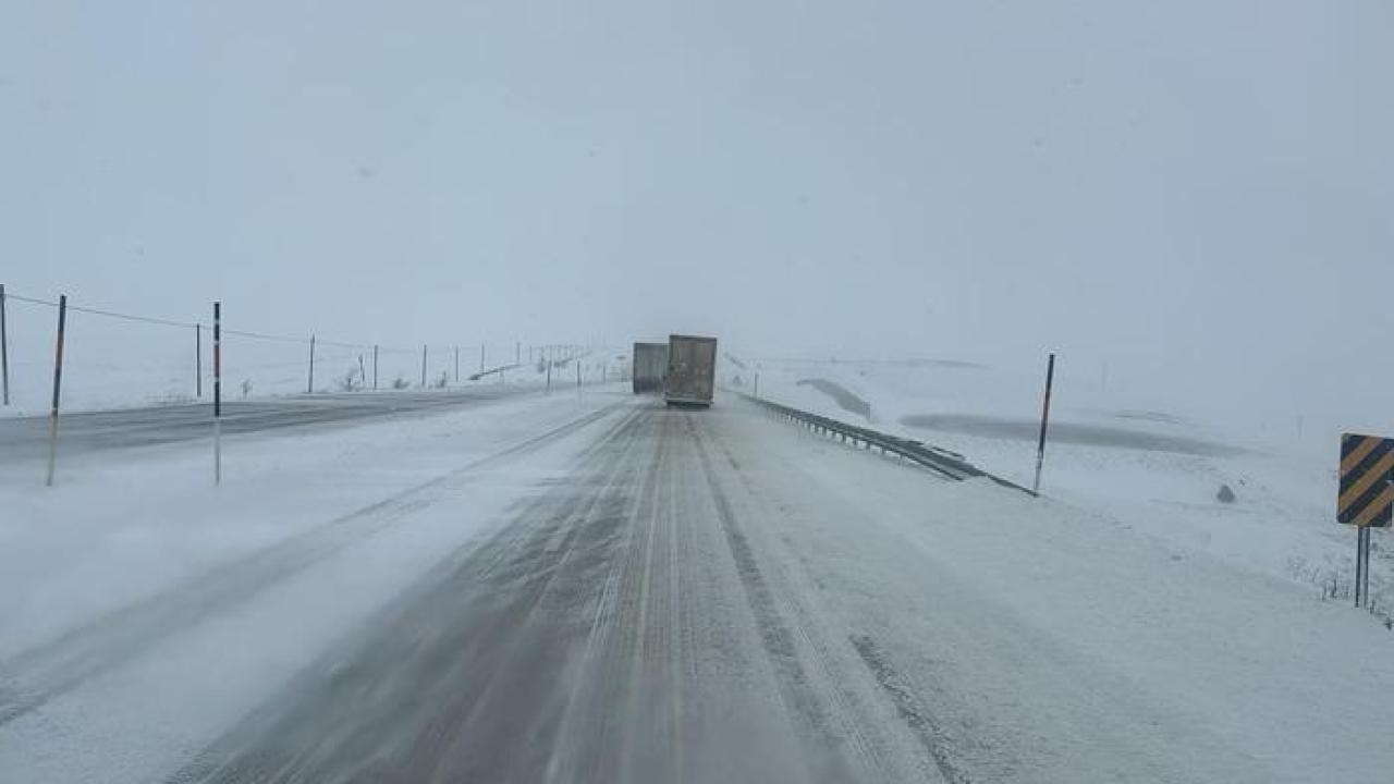 Kayseri - Gürün yolu ulaşıma kapandı