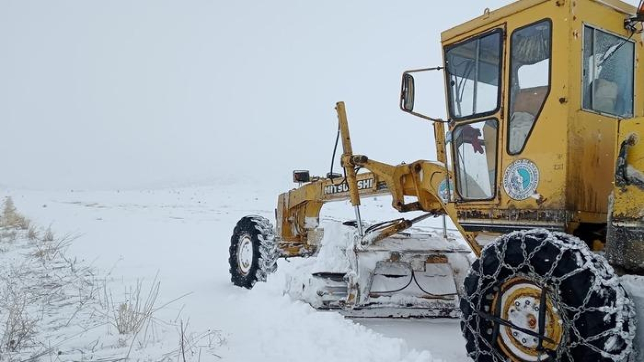 Kayseri'de yol açma çalışmaları sürüyor