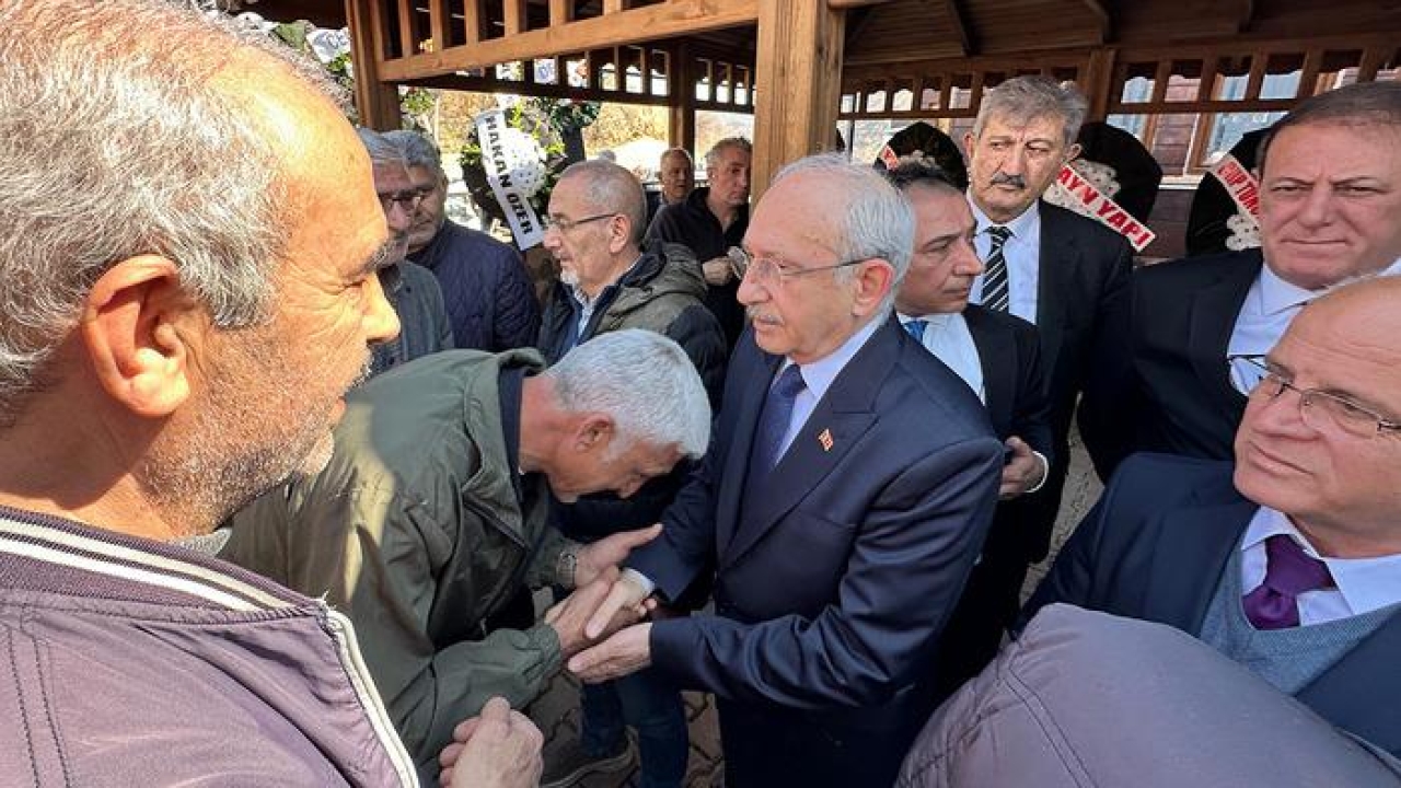 Kemal Kılıçdaroğlu taziyeleri kabul etti, cenaze törenine katıldı