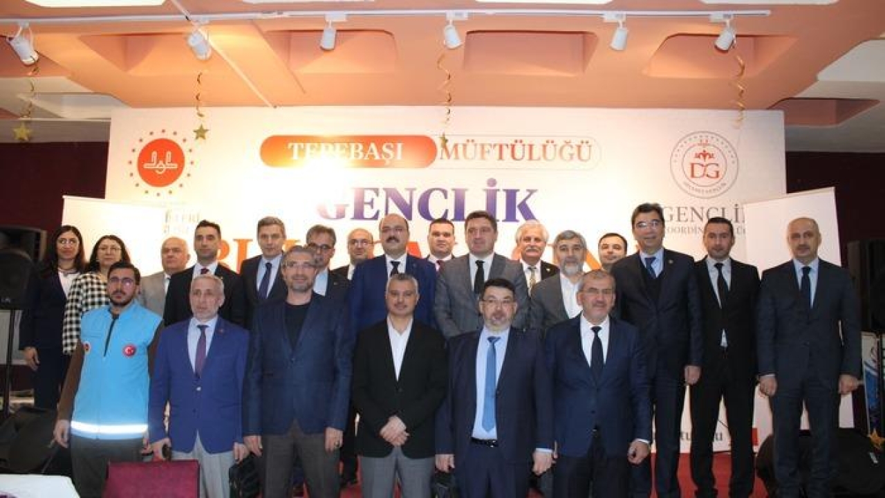 Suça sürüklenen çocuklar ve aileleri iftar programına katıldı